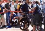 Fans and US Postal bike, Macon